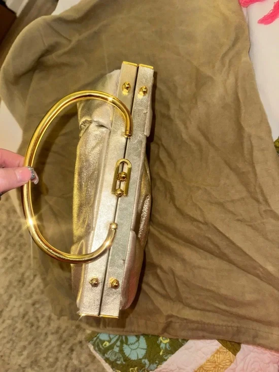 Miu Miu gold calfskin handbag with gold hardware - Picture 3 of 12